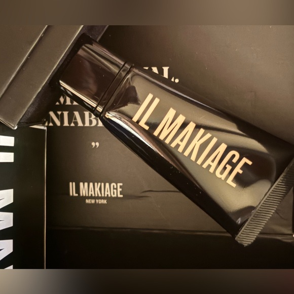 IL MAKIAGE MAKEUP FOUNDATION AND LIP STICK - Picture 11 of 14